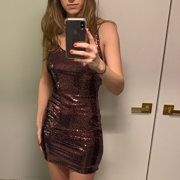 Bodycon sequin dress! - Picture 2 of 3